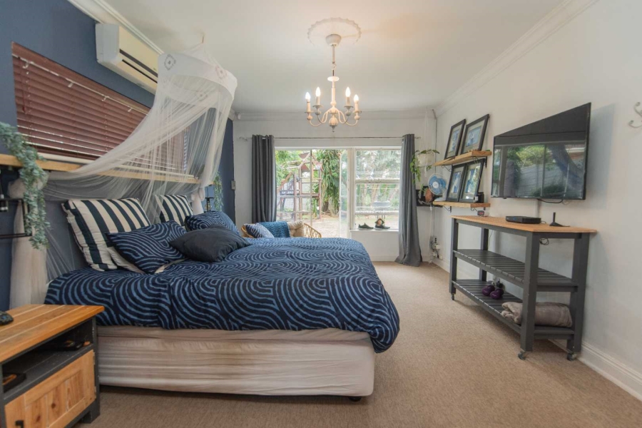 8 Bedroom Property for Sale in Summerstrand Eastern Cape